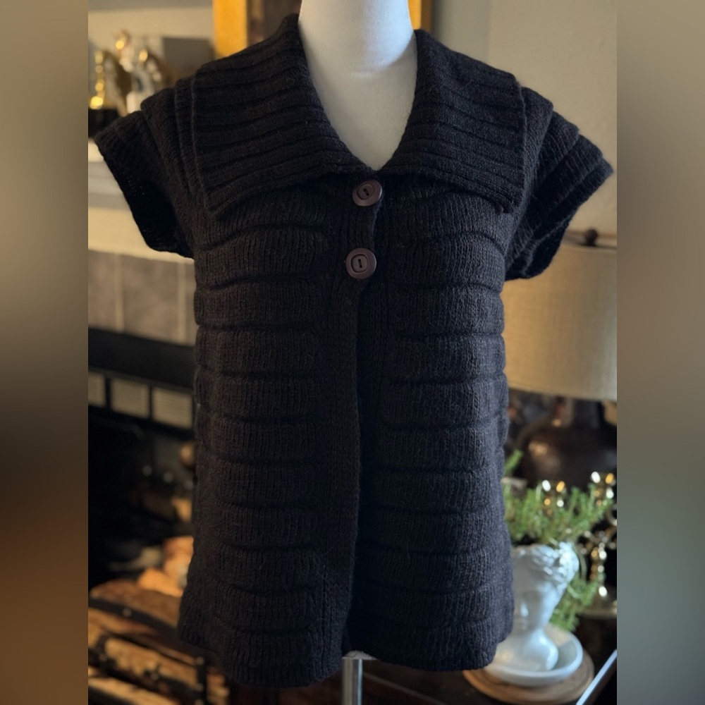 EUC Linea Maglia Brown Made in Italy Short sleeve Cardigan. Size M.